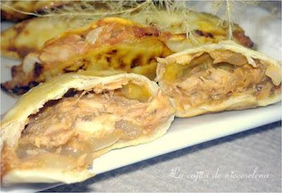 Empanadillas de atún con cebolla y ketchup