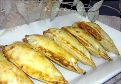 Empanadillas de atún con cebolla y ketchup