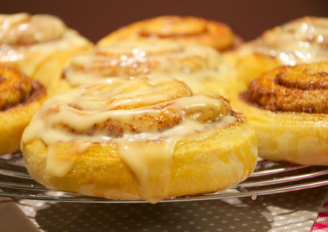 Cinnamon Rolls (Rollos de Canela)