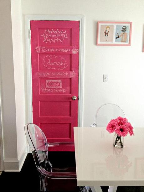 puerta de color rosa