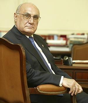 Un magistrado del TC, apartado del recurso sobre el Matrimonio Igualitario