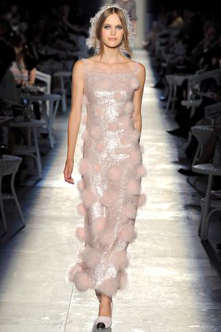 Chanel alta costura en París propone un look más casual