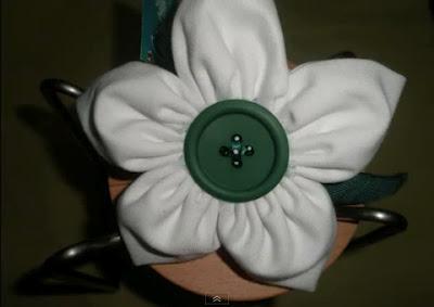 Como hacer una flor de tela para un broche o como accesorio para el pelo