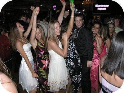 ¿Cómo combinar vestidos de fiesta?