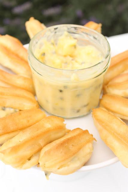 Éclairs  con curd fruta de la pasion