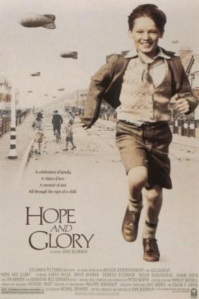 Infancia en Guerra: “Esperanza y Gloria”, la memoria fantaseada de John Boorman.