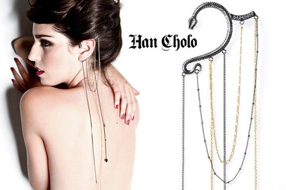 Ear cuff con cadenas de Han Cholo