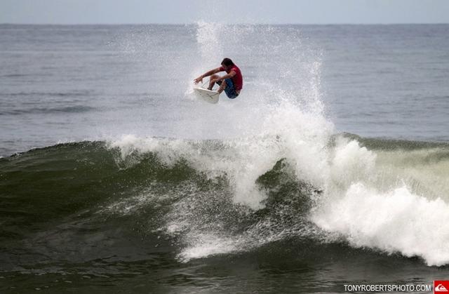 Hank Gaskell gana la Copa Quiksilver El Salvador 2012