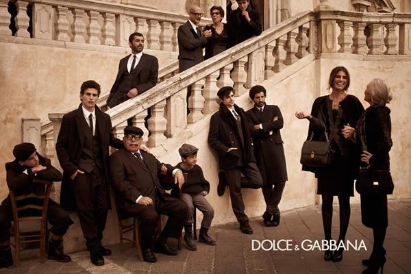 El hombre de Dolce & Gabbana luce mantos de vírgenes andaluzas