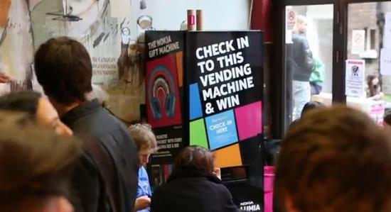 Una máquina expendedora que te da un regalo al hacer checkin con Foursquare