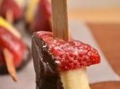 Brochetas fruta chocolate