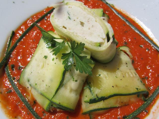 Rollitos de calabacín de pollo y tomate