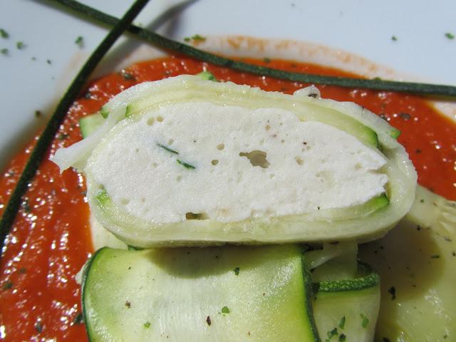 Rollitos de calabacín de pollo y tomate