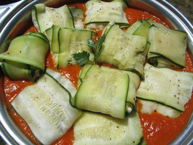 Rollitos de calabacín de pollo y tomate