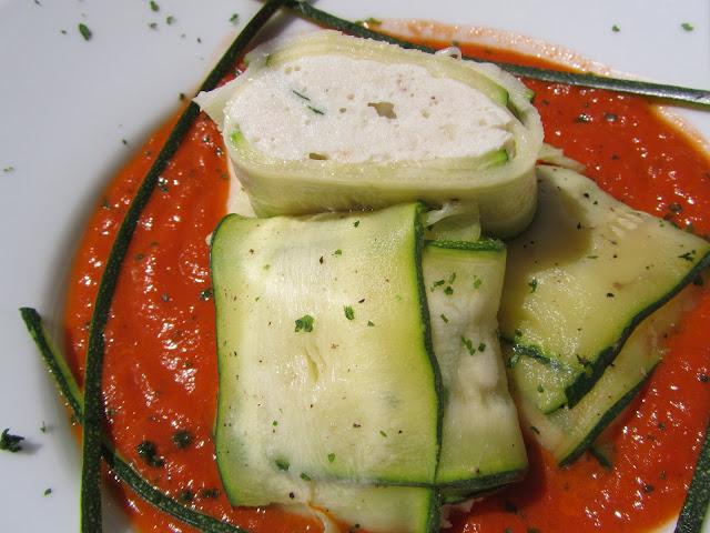 Rollitos de calabacín de pollo y tomate