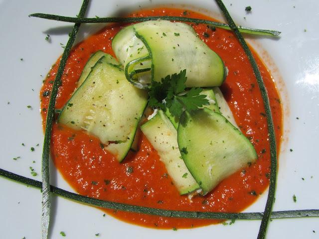 Rollitos de calabacín de pollo y tomate