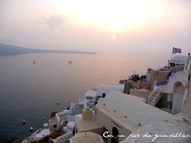 Santorini (II), de burros, volcanes y puestas de sol