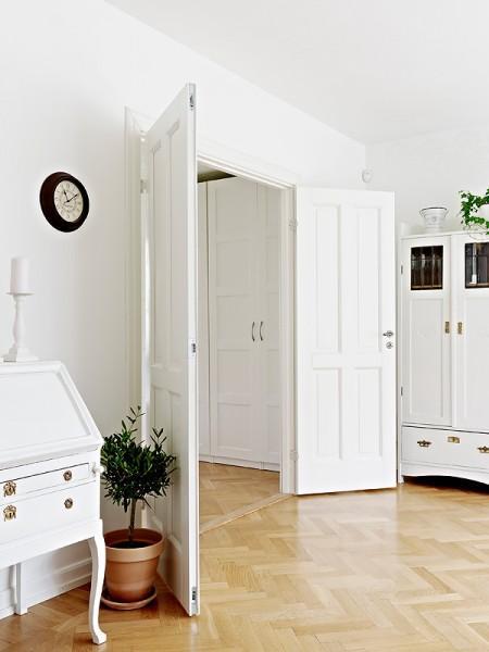 Decoración nórdica, fresca y luminosa suelo parquet espigado ropa cama algodón papel de pared floral interiorismo nórdico habitación infantil decoración blanco fotos decoración comedores fotos decoración cocinas fotos de muebles escandinavos estilo nórdico estilo escandinavo diseño nórdico detalles vintage en blanco decorar casas Decoración nórdica fresca y luminosa decoración femenina decoración escandinava decoración en blanco decoracion de interiores minimalista decoración de interiores cocinas nórdicas blog interiorismo blog decoración