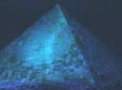 pirámide sumergida Triángulo Bermudas