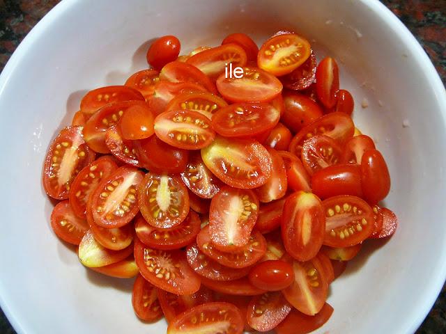Tomates cherry deshidtados en escabeche