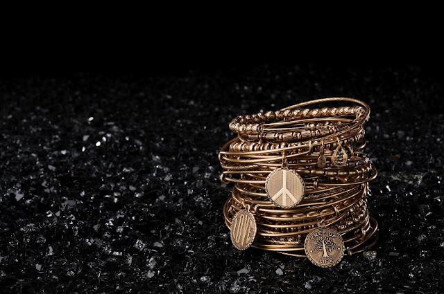 Video-Entrevista a Carolyn Rafaelian, alma  creativa de Alex and Ani (Inglés) - Interview with Carolyn Rafaelian creative soul of Alex and Ani .