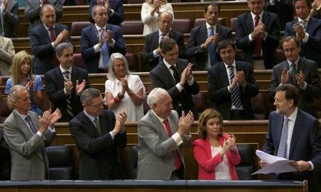 Rajoy recorta la prestación por desempleo para estimular la búsqueda de un empleo que él mismo reconoce que no se va a crear.