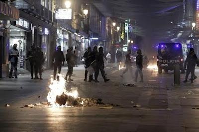 Los antidisturbios cargan contra los mineros en Madrid. Y Rajoy destroza el estado de bienestar.