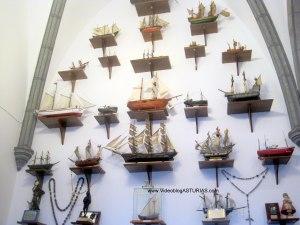 Interior ermita Virgen de Guia Ribadesella