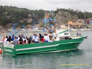 Procesion Marinera Virgen Guia Ribadesella 2012: Virgen barca mar