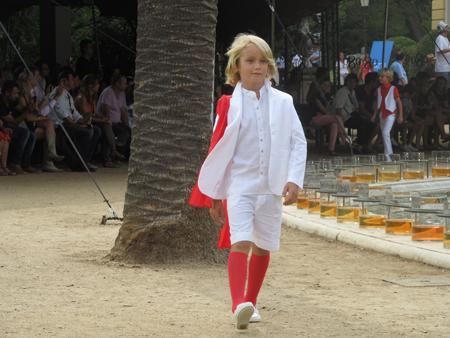 Bóboli y Condor desfilan en la pasarela 080