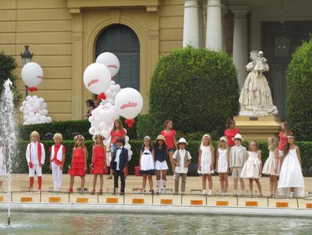 Bóboli y Condor desfilan en la pasarela 080