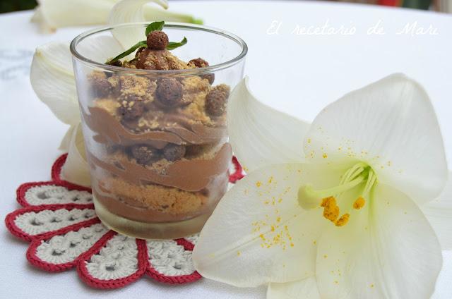 MOUSSE DE CHOCOLATE CON GALLETAS
