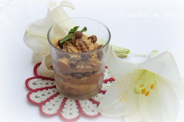 MOUSSE DE CHOCOLATE CON GALLETAS