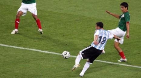 Goles Deluxe Retro: La volea de Maxi Rodríguez