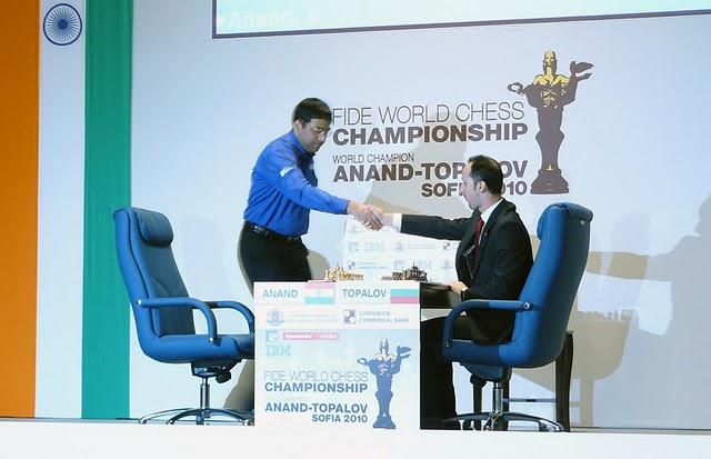 Anand gana a Topalov y se pone en cabeza del Mundial de Sofía 2010 R4