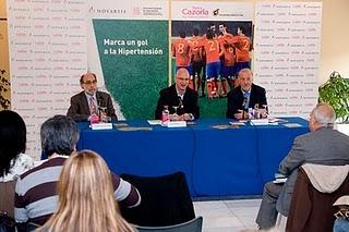Vicente del Bosque y expertos médicos en enfermedad cardiovascular presentan la campaña “¡Marca un gol a la hipertensión¡