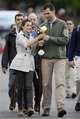 Dña Letizia muestra su look más deportivo en el Camino de Santiago