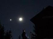 extraño encuentro planetas naves espaciales