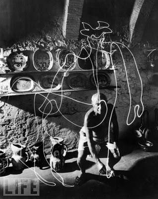 Picasso dibujando en un cristal : sondeo de opinión...