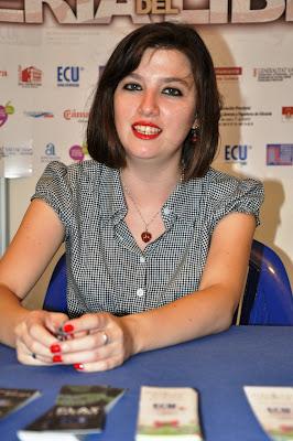 Ana Pomares estará firmando sus libros en la Feria del Libro de Santa Pola 2012