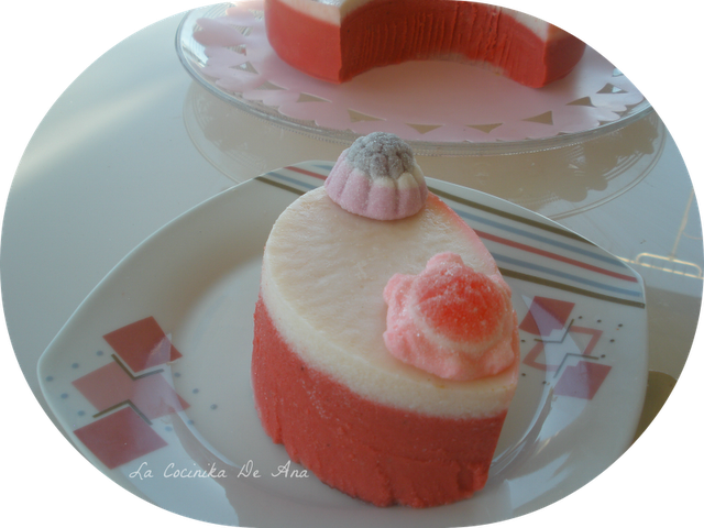 Tarta de queso con arandanos y frambuesas