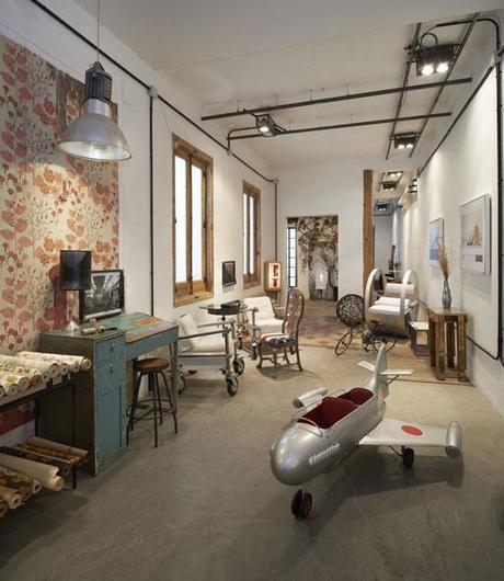 3 KikeKeller y un bar en la trastienda de un espacio de arte