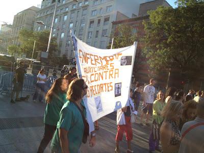 Miles de funcionarios toman las calles de Madrid en protesta contra los recortes de Mariano Rajoy