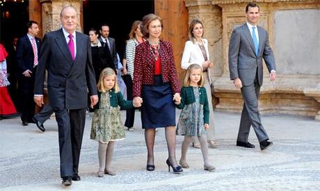 La Familia Real española instalada en el escándalo