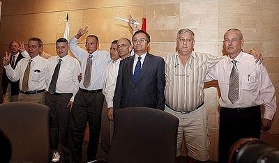 España: Se acaba la mano tendida a los cubanos