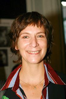 Amanda Plummer se suma a En Llamas