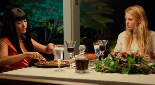 ‘Salvajes’, divertida por momentos, malograda en su contexto general