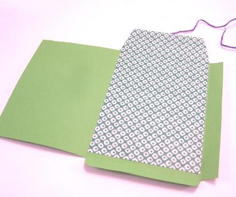 montaje con sobre verde
