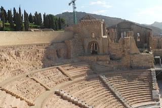 Reseña DIOSES TERRENALES