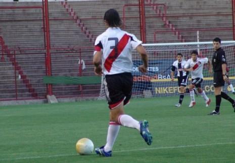 Argentinos Exiliados: Lucas Malacarne, “El Muro” de Albania: “Tenés que salir a tomar un café para no estar encerrado”